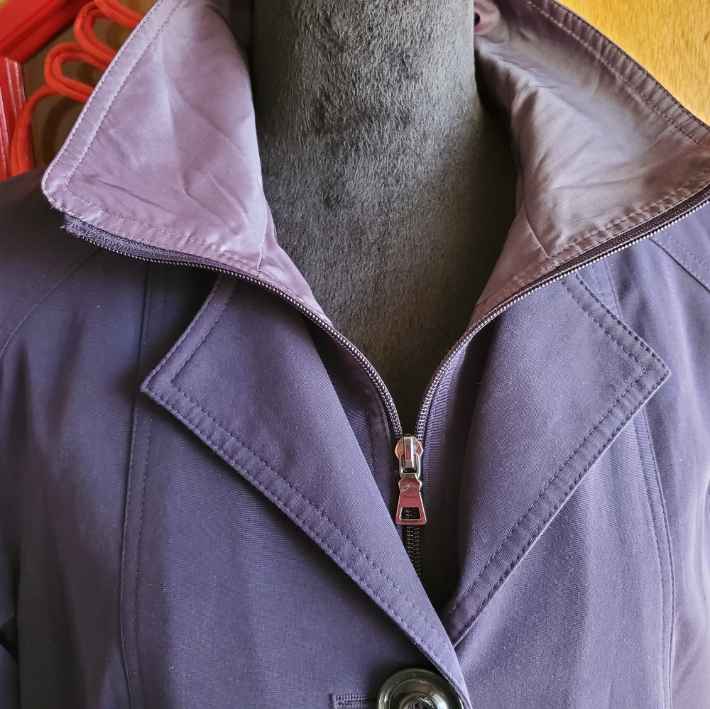 Vintage Gallery      Light Jacket